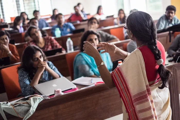 Professor Bidya Banerjee Ajker Porbo Latest Updates