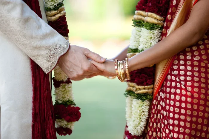 Saat Paake Bandha Simple Ways to Secure Your Bond